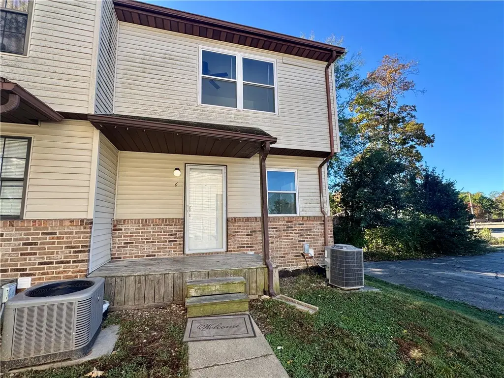 950 Edgar Drive #6, Charleston, IL 61920 - #1