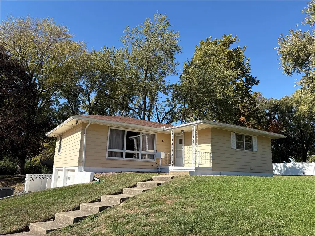5 Woodland Drive, Forsyth, IL 62535 - #1