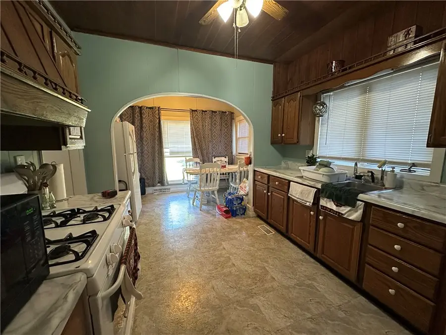 906 W Walnut Street, Robinson, IL 62454 - #2