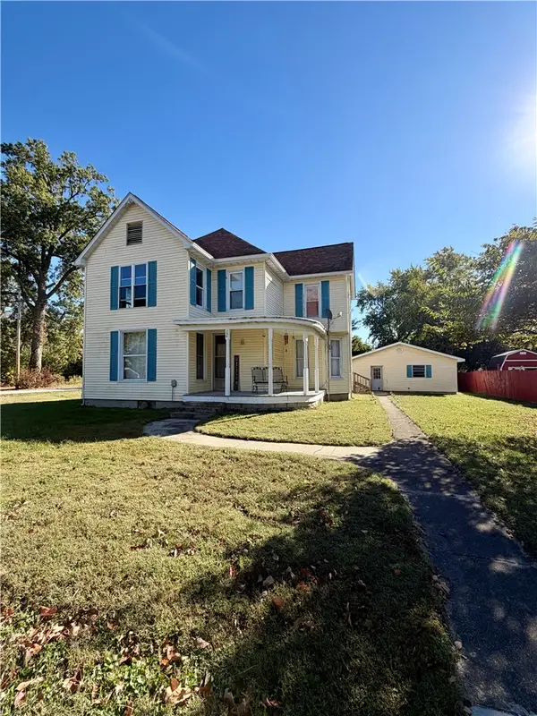796 Maple Avenue, Neoga, IL 62447