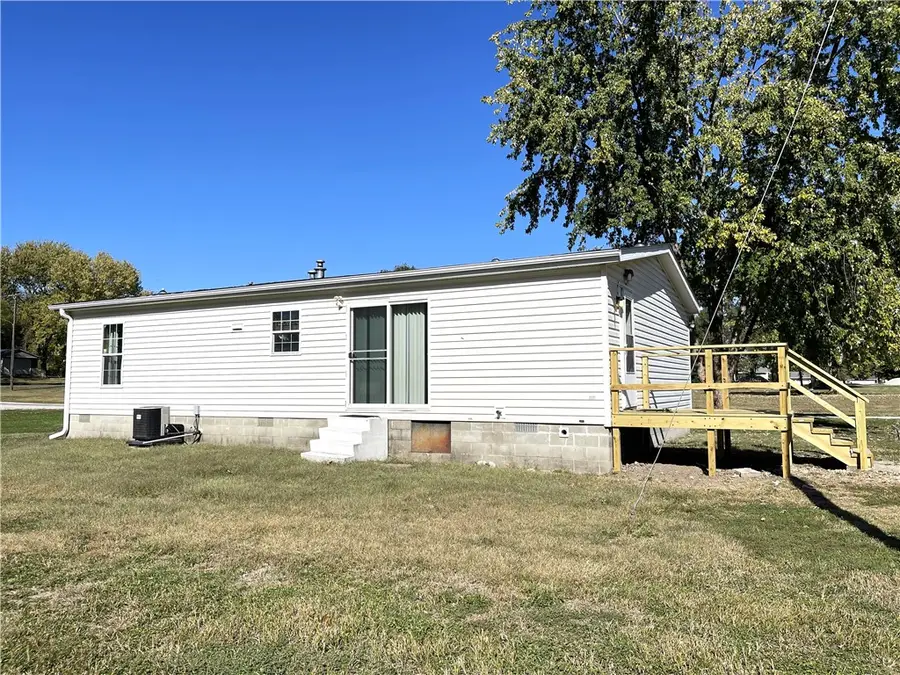 203 W Buchanan Street, Tower Hill, IL 62571 - #3
