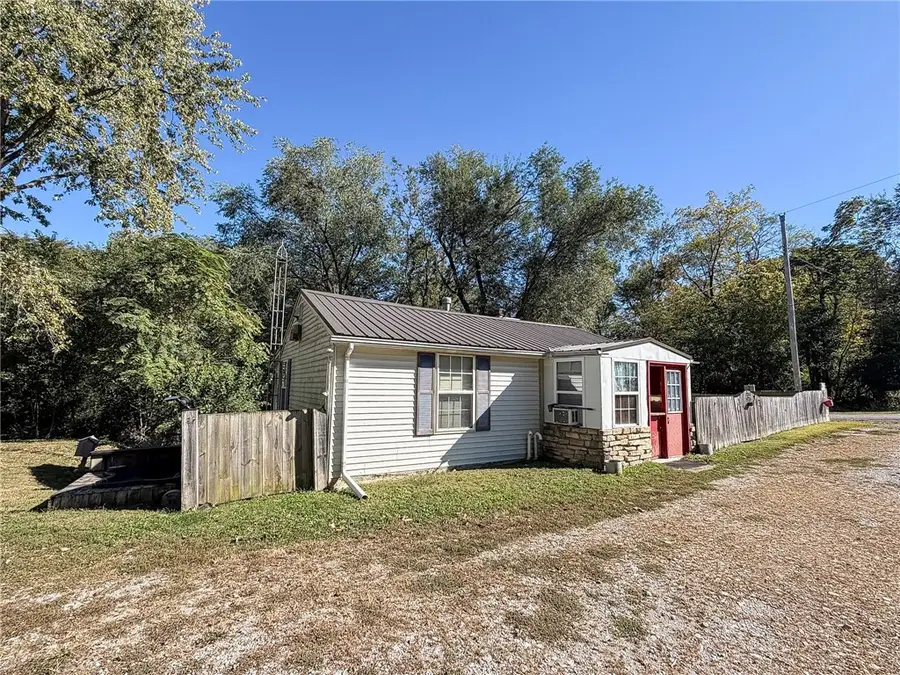 225 North 6th Street, Shelbyville, IL 62565 - #3