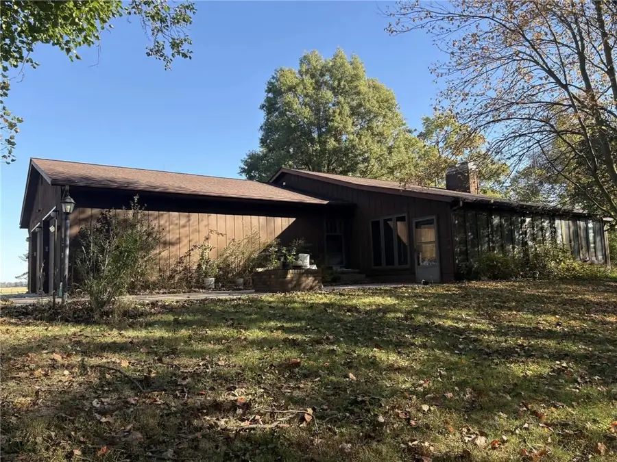 12740 E State Highway 33, Newton, IL 62448 - #2