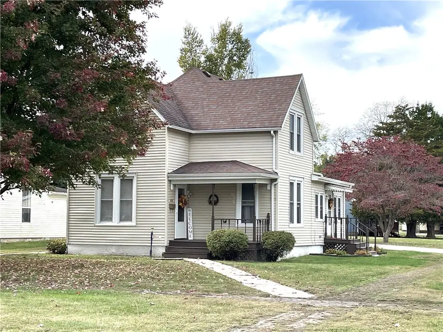 301 W 3rd Street, Pana, IL 62557 - #3