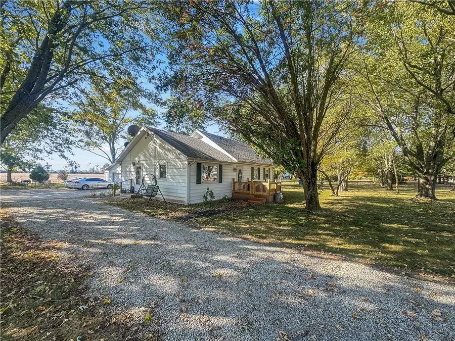 1448 E County Road 250 N, Mattoon, IL 61938 - #2