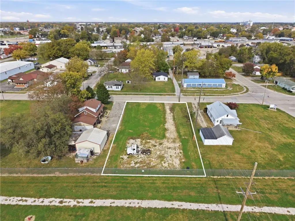 W Wabash Avenue, Effingham, IL 62401 - #1