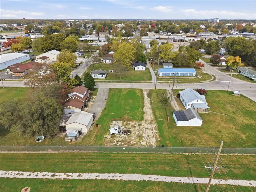 W Wabash Avenue, Effingham, IL 62401 - #2