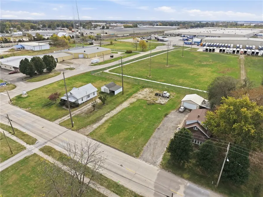 W Wabash Avenue, Effingham, IL 62401 - #3