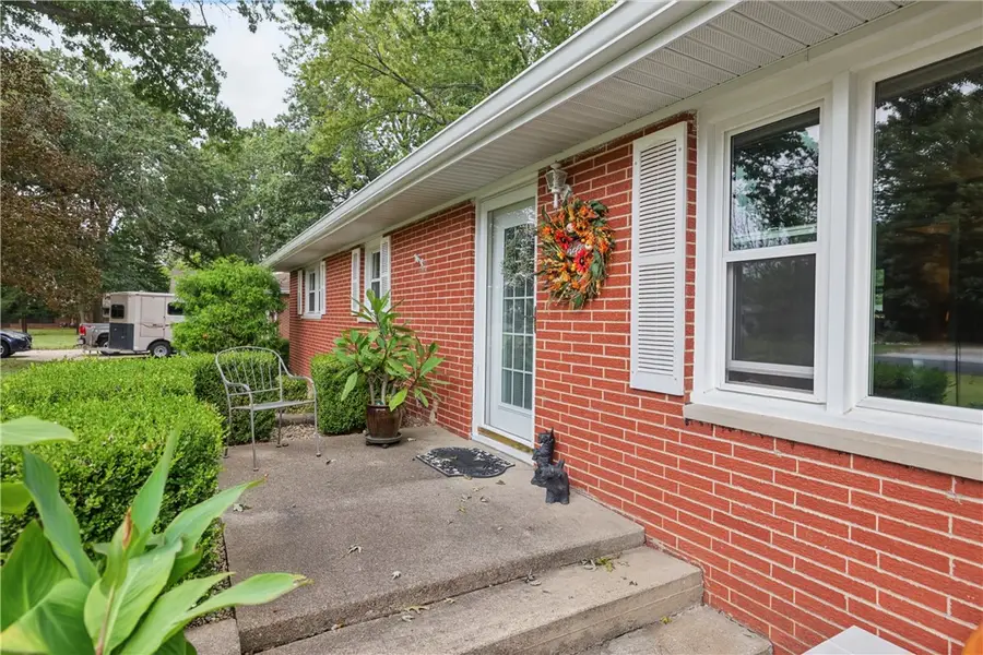 200 W Poplar Drive, Effingham, IL 62401 - #2