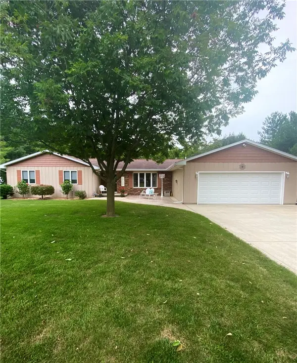 4404 Mary Todd Road, Mattoon, IL 61938