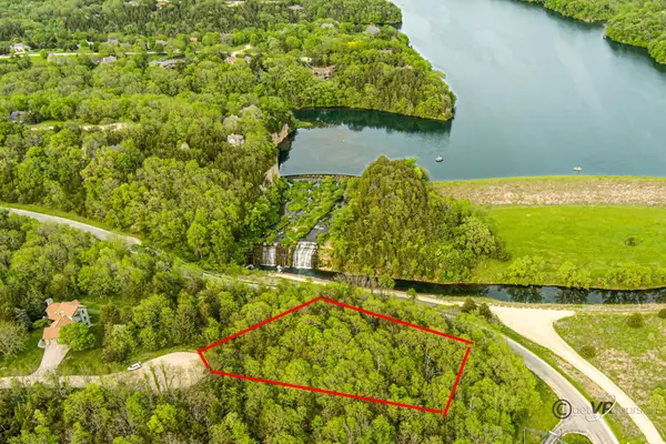 20 Arrowwood Lane, GALENA, IL 61036