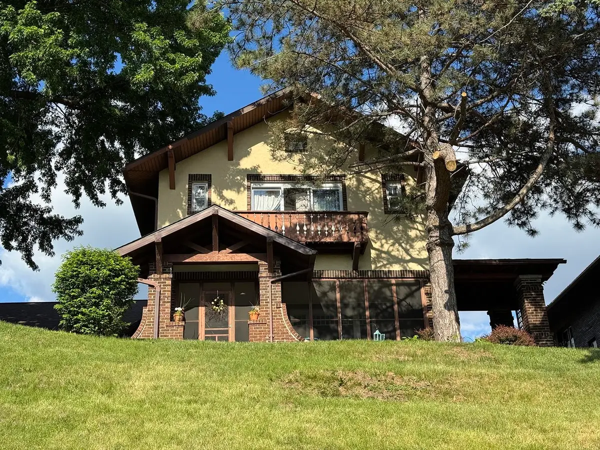 318 N 4th Street, Savanna, IL 61074 - #1