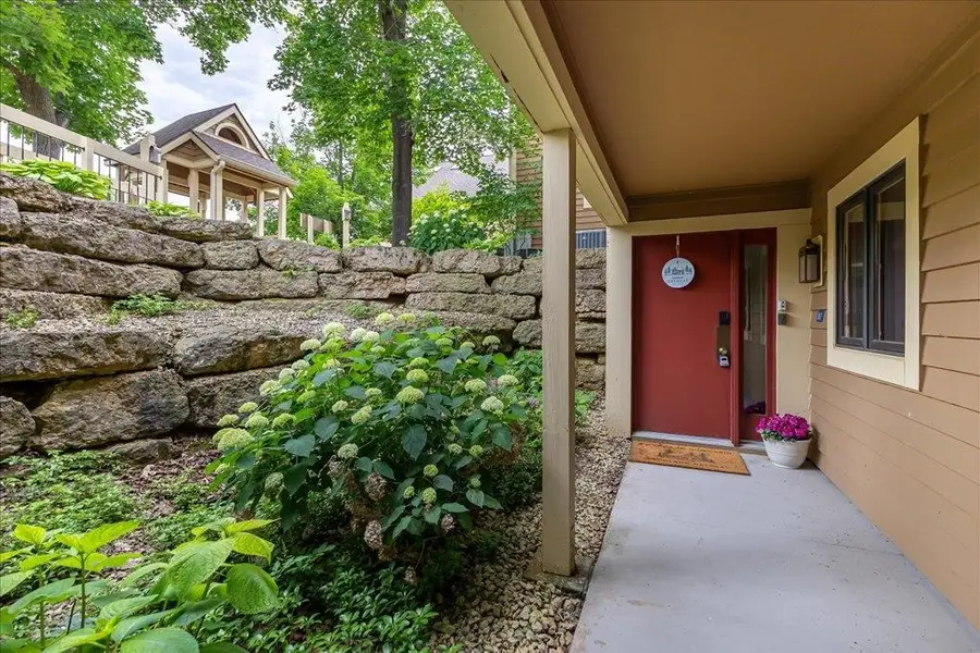 B2 Long Bay Point Drive, Galena, IL 61036 - #2
