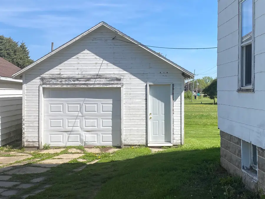 108 W North Street, Pearl City, IL 61062 - #2