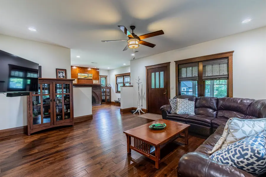 804 13th Avenue, Mendota, IL 61342 - #3