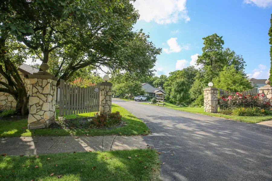 209 Fox Trot, Dixon, IL 61021 - #2