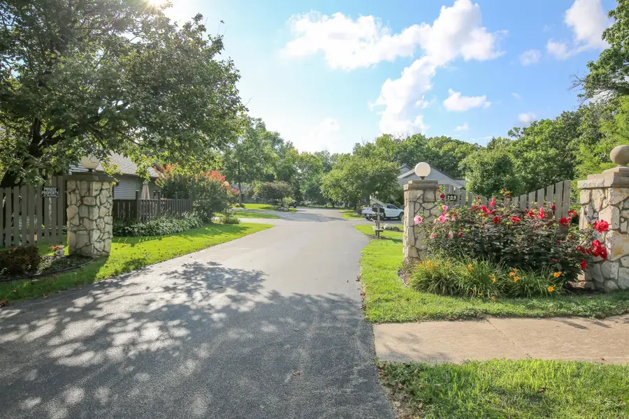 209 Fox Trot, Dixon, IL 61021 - #3