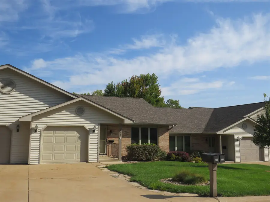812 Shadow Bluff Drive, Galena, IL 61036 - #2