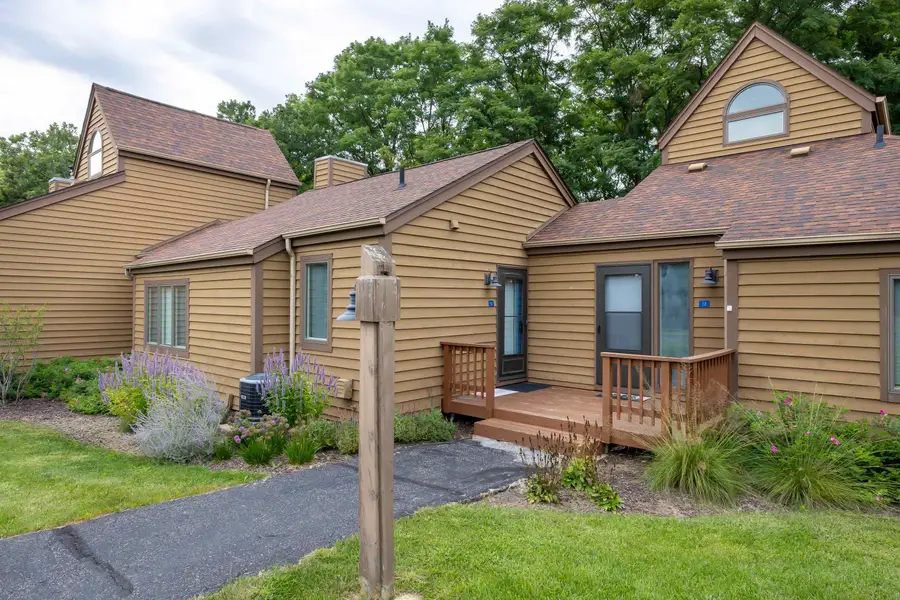 11 Farmstead Drive, Galena, IL 61036 - #2