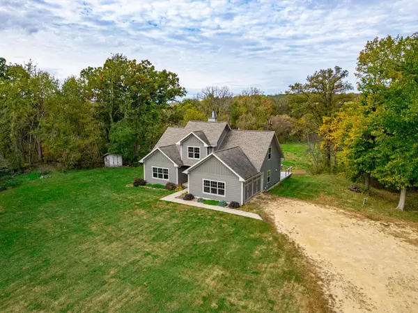 166 S ROCKY HILL Road, GALENA, IL 61036