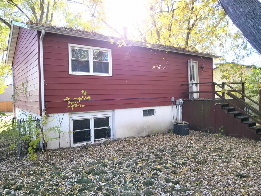 1914 PLATEAU Avenue, Loves Park, IL 61111 - #2