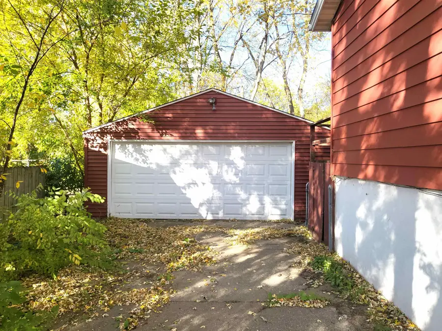 1914 PLATEAU Avenue, Loves Park, IL 61111 - #3