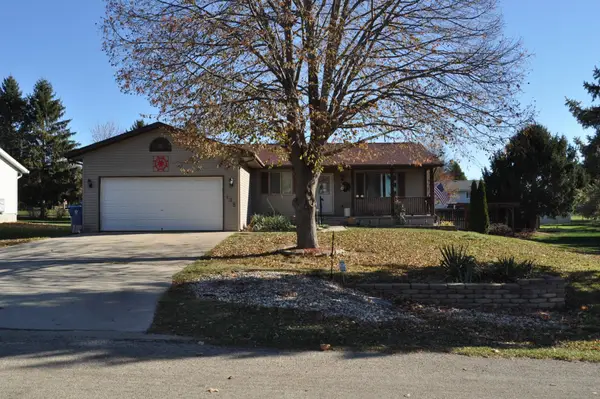 135 Field Crest Lane, Cedarville, IL 61013