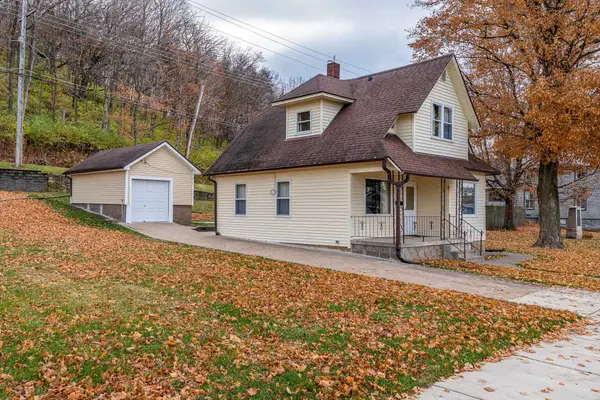 1104 MAIN Street, SAVANNA, IL 61074