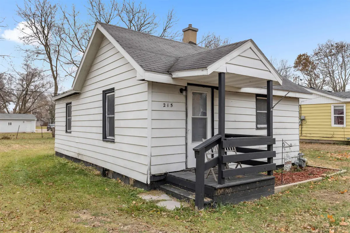 215 S MOORE Street, South Beloit, IL 61080 - #1