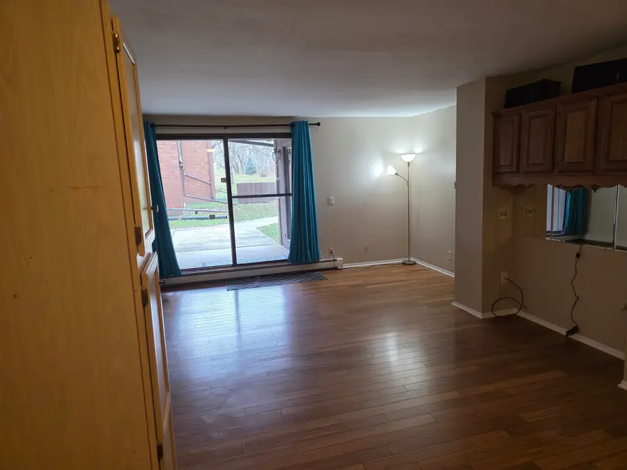 2929 SUNNYSIDE DR UNIT 123B, Rockford, IL 61114 - #3