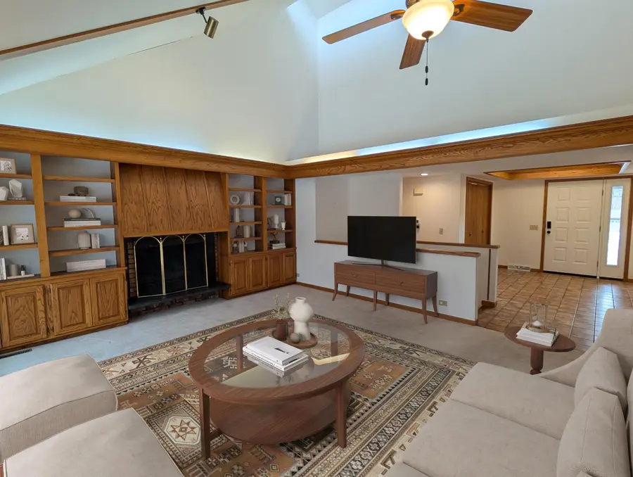 684 Sioux Drive, Freeport, IL 61032 - #2