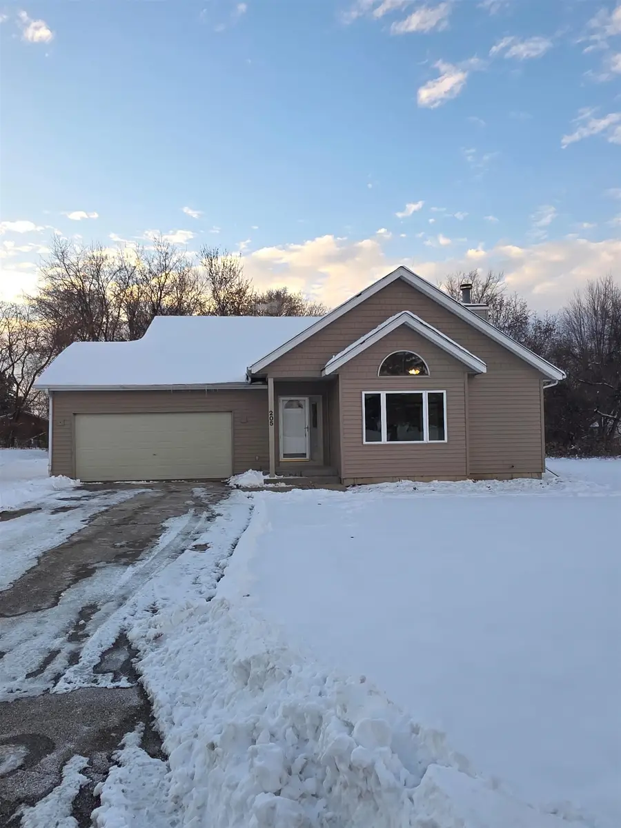 205 SW Gables Drive, Poplar Grove, IL 61065 - #2