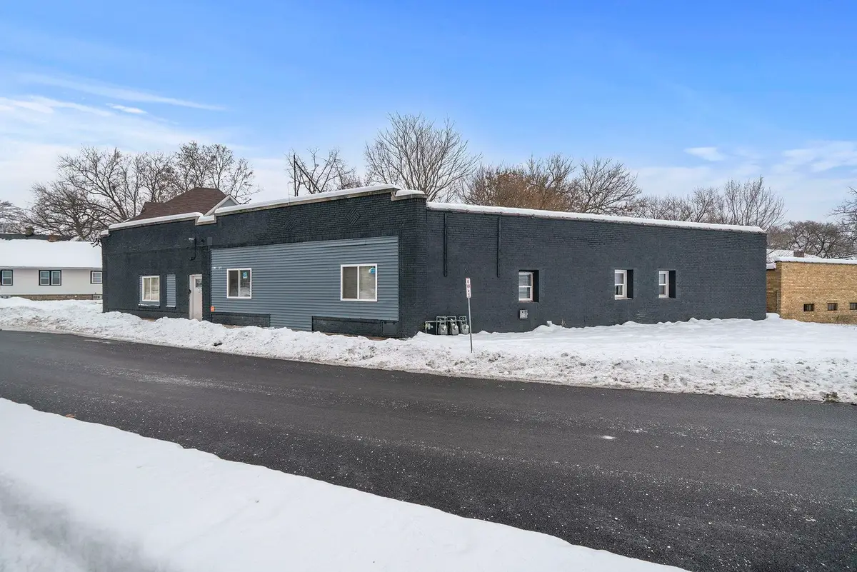 909-911 Ridge Avenue, Rockford, IL 61103 - #1