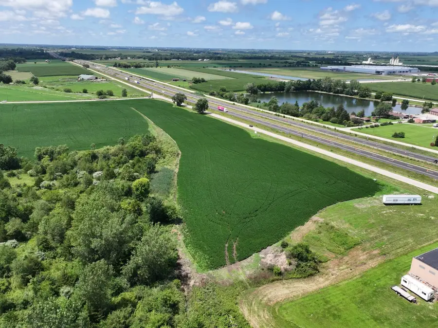 3700 103rd Roads, Peru, IL 61354 - #2