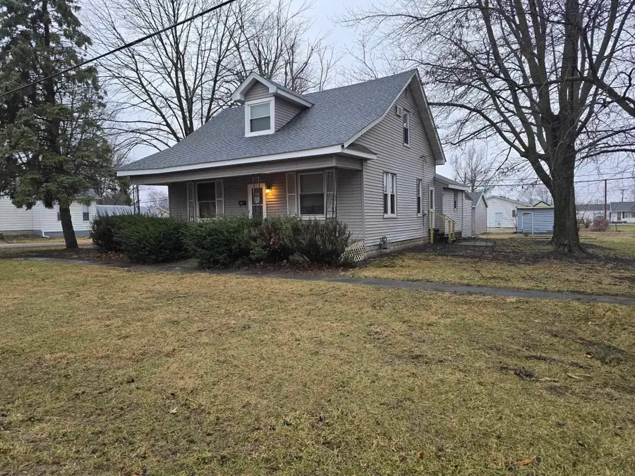 500 W North Street, Mount Sterling, IL 62353 - #2