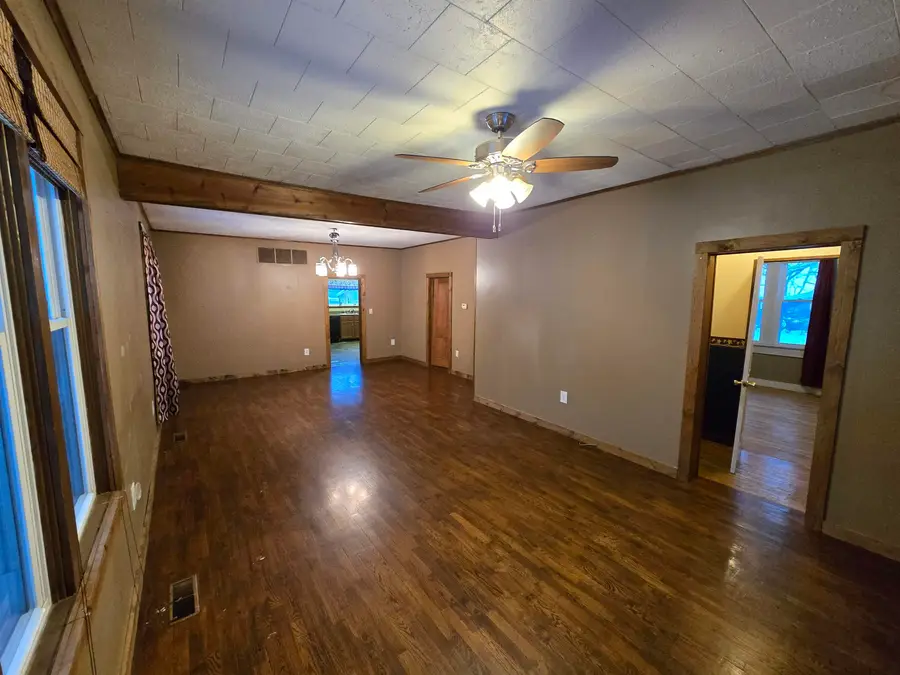 500 W North Street, Mount Sterling, IL 62353 - #3