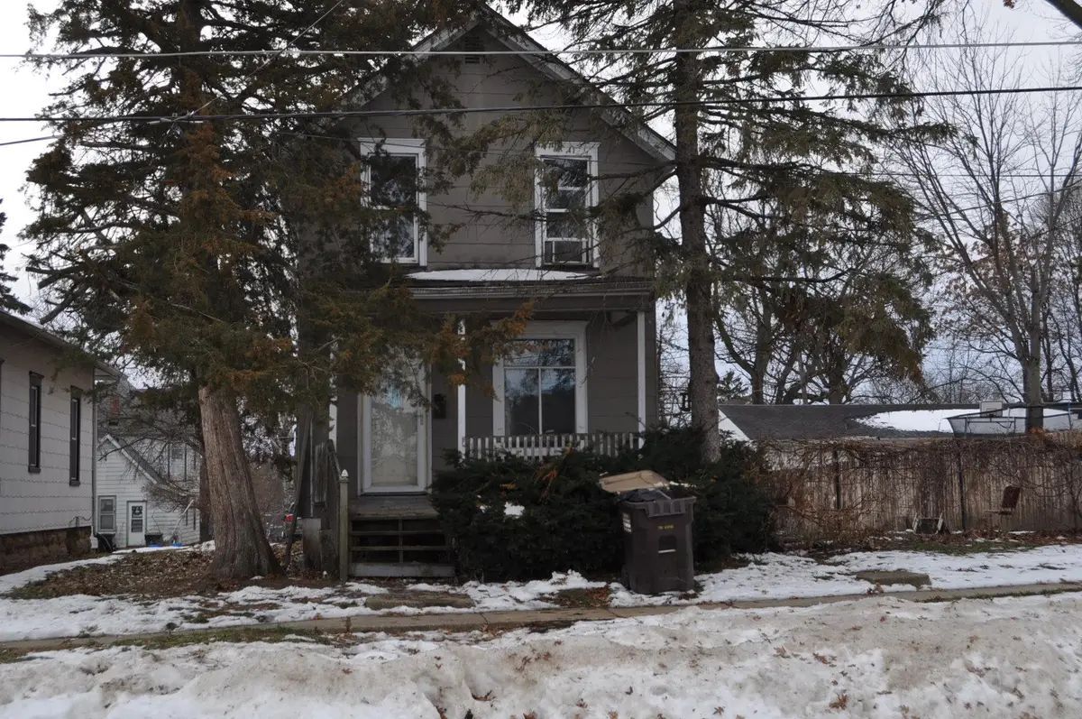 715 W Ringold Street, Freeport, IL 61032 - #1