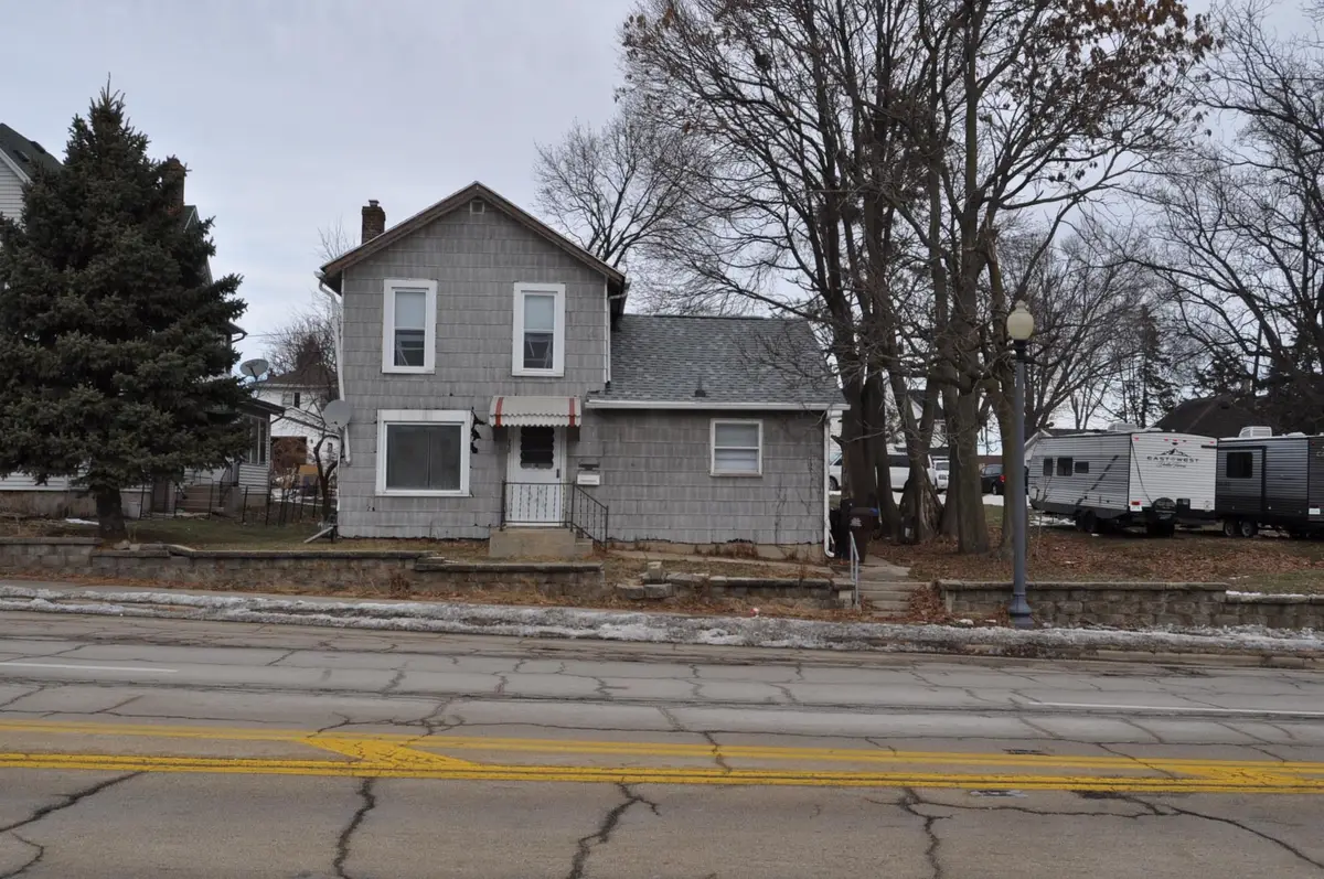 730 W Galena Avenue, Freeport, IL 61032 - #1