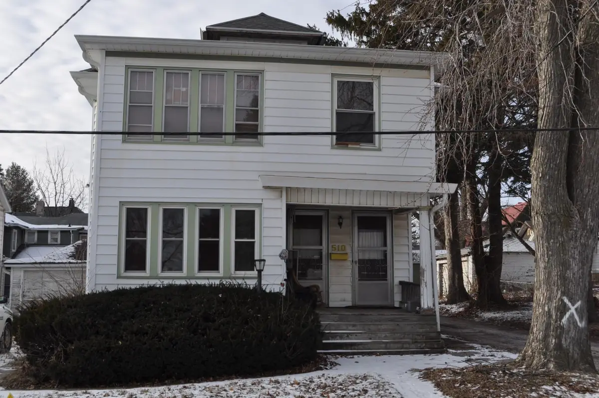 510-512 N Brick Avenue, Freeport, IL 61032 - #1