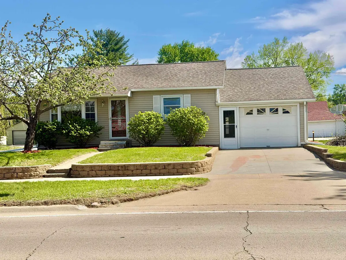 716 Viaduct Road, Savanna, IL 61074 - #1