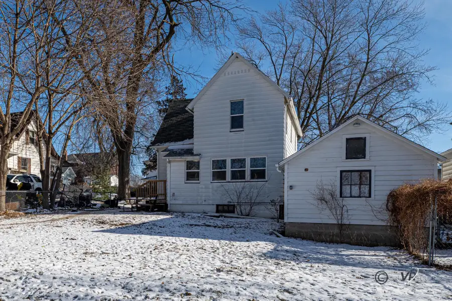 520 S Burchard Avenue, Freeport, IL 61032 - #3