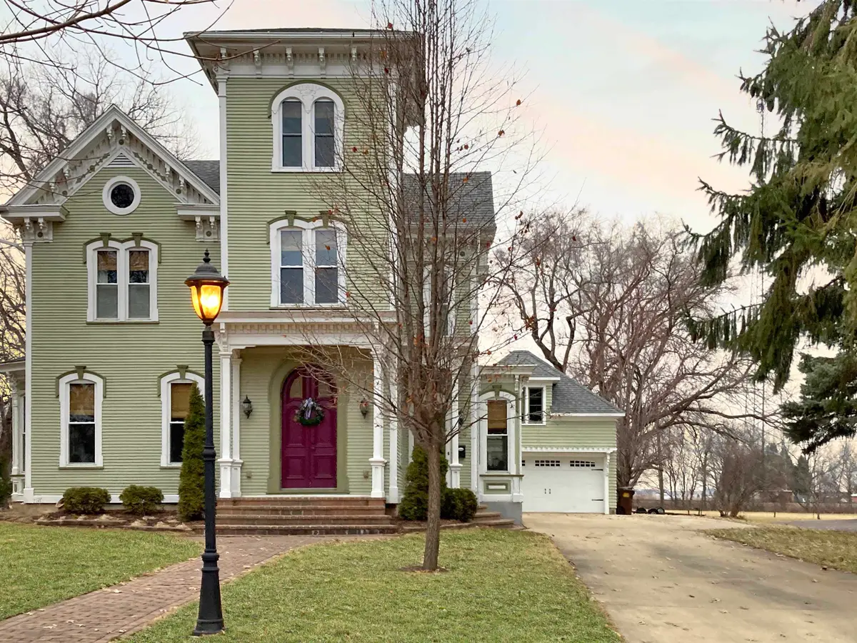 629 E Locust Street, Lanark, IL 61046 - #1