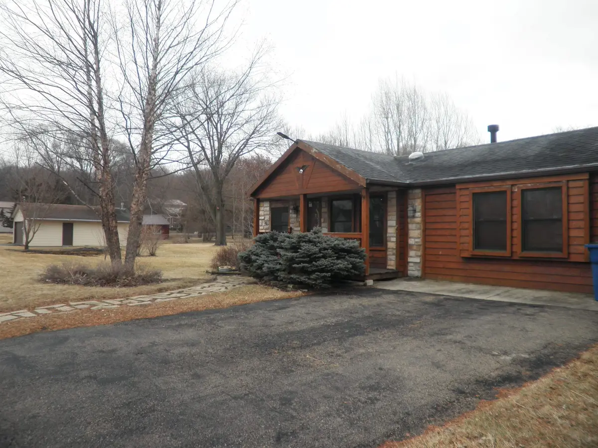 105 E Oakwood Drive, Byron, IL 61010 - #1