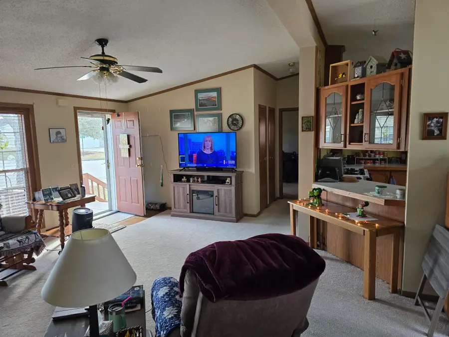 5518 WHITE PINE, Roscoe, IL 61073 - #2