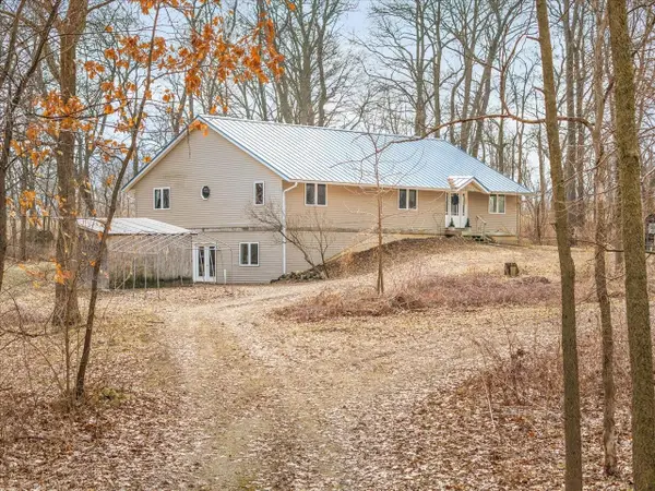 11660 Farm School Road, DURAND, IL 61024
