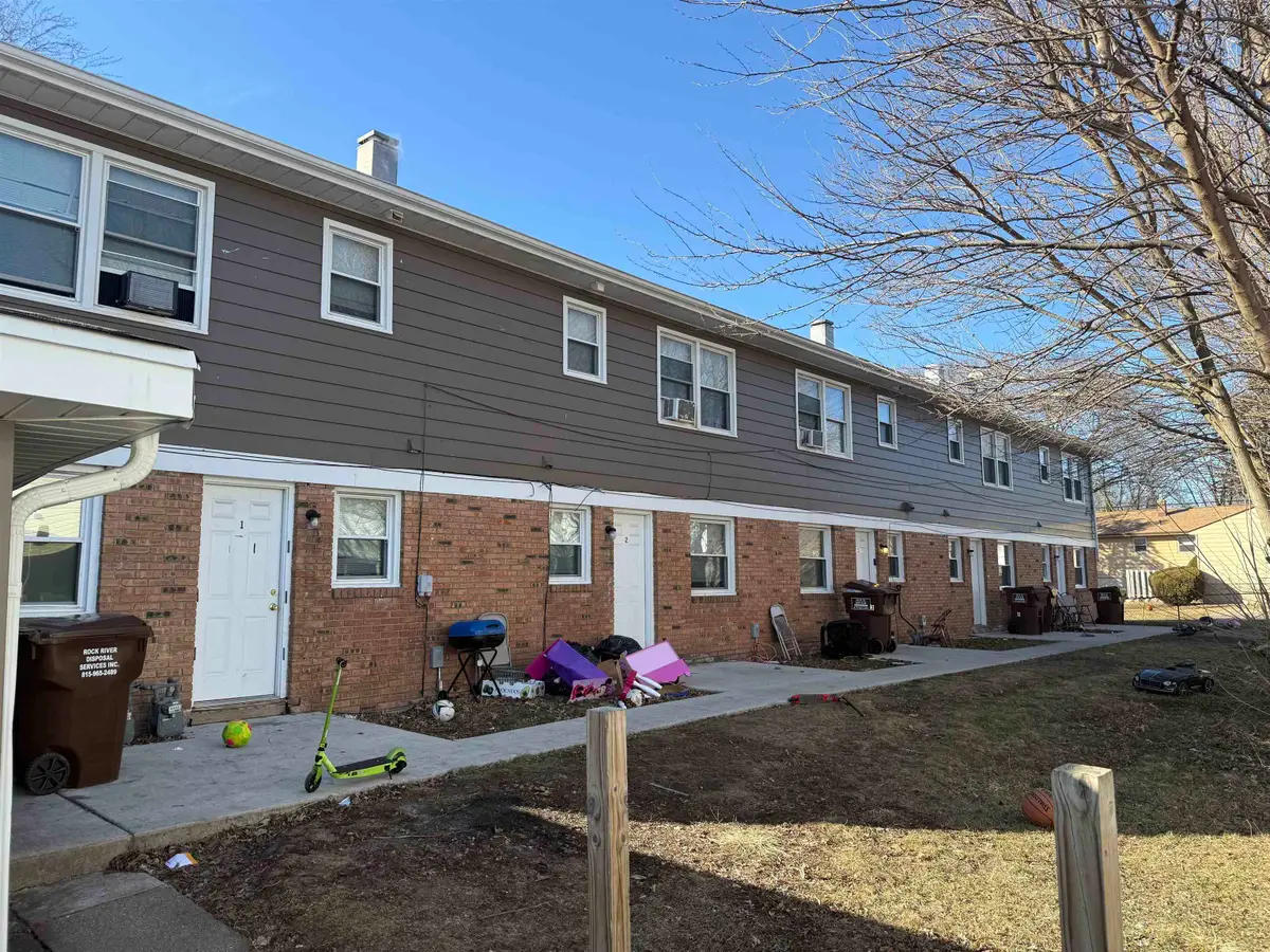 3420 Harrison Ave, Rockford, IL 61108 - #1