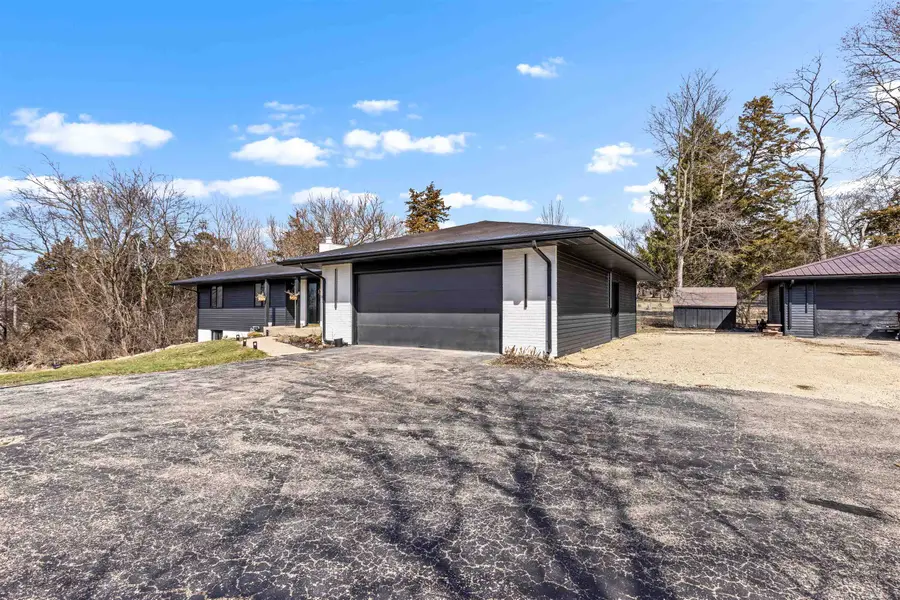 7010 PRAIRIE HILL Road, South Beloit, IL 61080 - #2