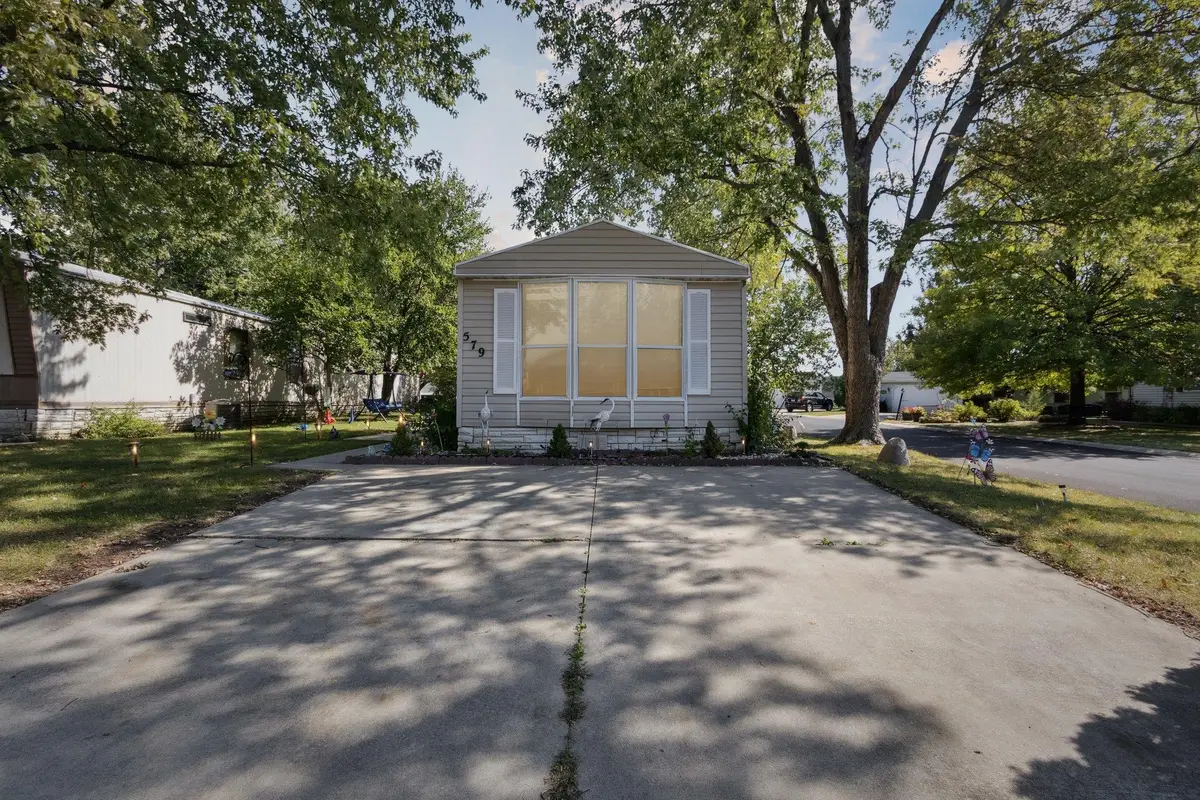 579 Park Avenue, Belvidere, IL 61008 - #1
