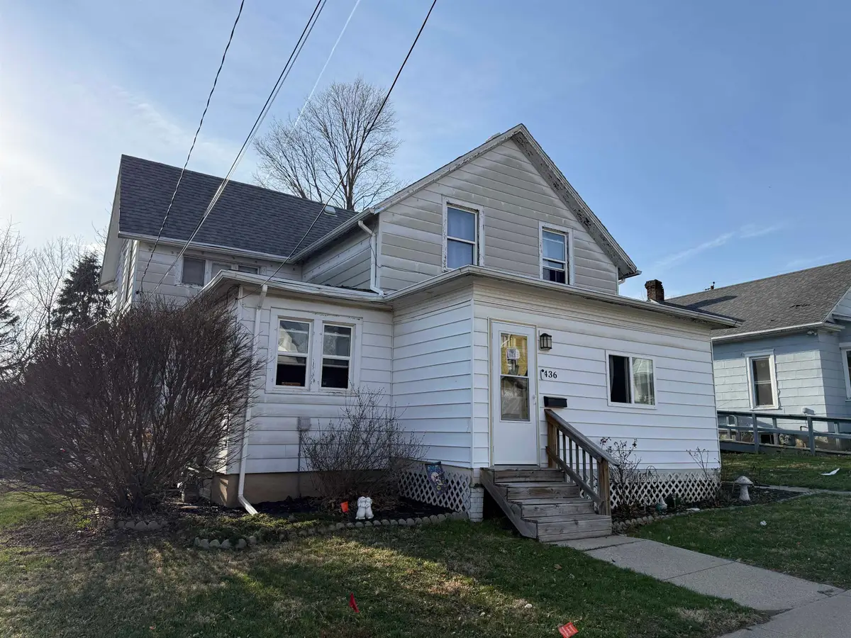 436 N Apple Avenue, Freeport, IL 61032 - #1