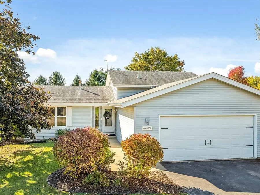 6609 Sawmill Drive, Roscoe, IL 61073 - #2
